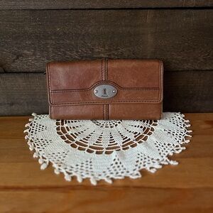 FOSSIL Y2K Maddox Marlow Chestnut Brown Leather Flap Clutch Wallet